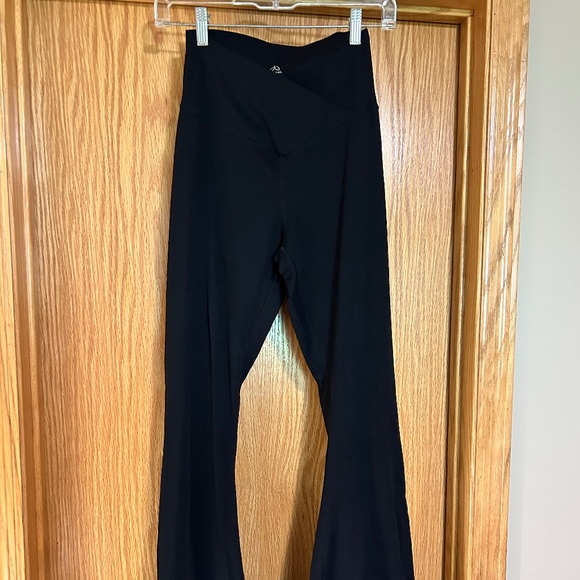 Crossover Flared Leggings - Size M - Picture 1 of 3